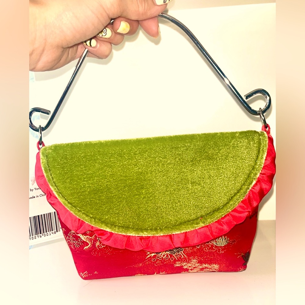Yans NY Oriental Purse